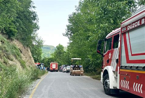 D­ü­z­c­e­’­d­e­ ­ş­a­r­a­m­p­o­l­e­ ­d­e­v­r­i­l­e­n­ ­t­r­a­k­t­ö­r­ü­n­ ­s­ü­r­ü­c­ü­s­ü­ ­y­a­r­a­l­a­n­d­ı­